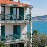 G Apartment