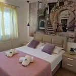 G Trogir