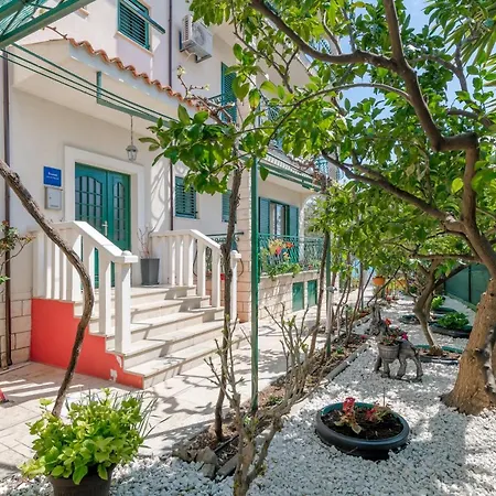 G Apartment