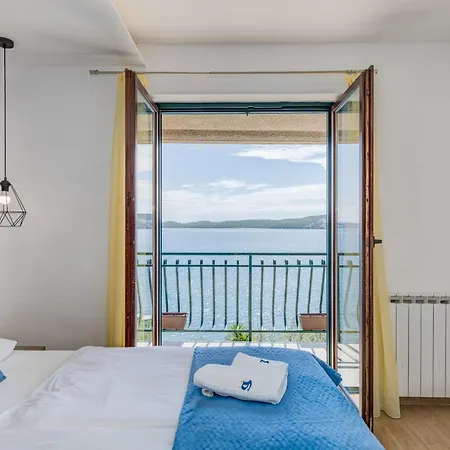 G Trogir