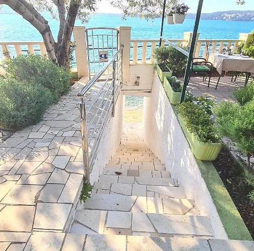 G公寓 * 特罗吉尔