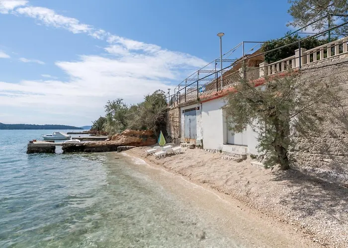 G公寓 公寓 特罗吉尔