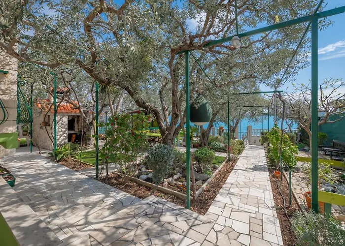 G公寓 特罗吉尔