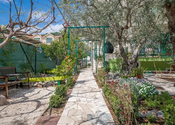 G公寓 公寓 特罗吉尔